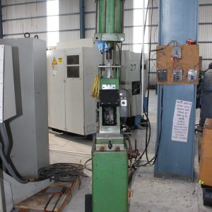 MOSLO MINIJECTOR INJECTION MOLDER